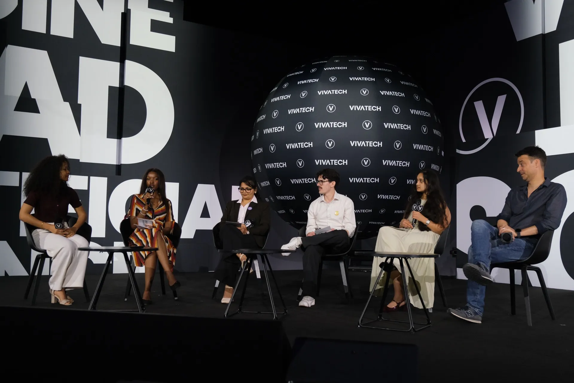 Panel étudiant sur la Black Stage de VivaTech Paris, juin 2026.
